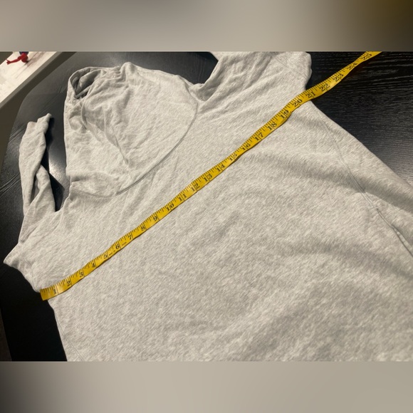 Lululemon hooded turtleneck sweatshirt with kangaroo pockets US 6 - Picture 4 of 5